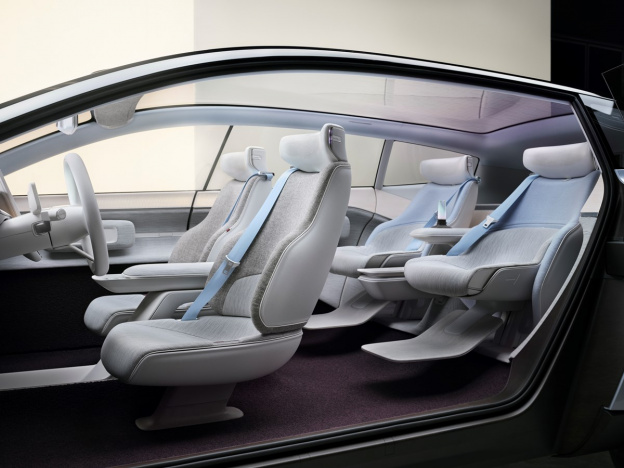 Concept Recharge демонстрирует движение Volvo Cars к устойчивому развитию