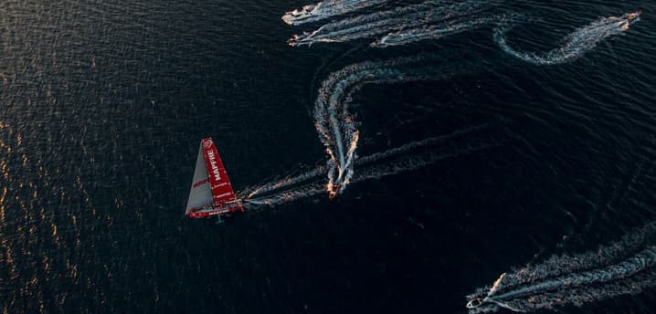 Четвертый этап Volvo Ocean Race - после 20 дней борьбы тройку лидеров на финише разделили всего 8 минут.