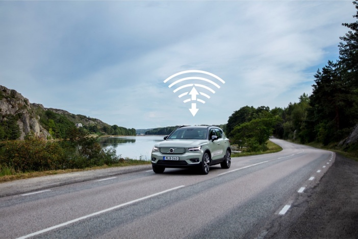 Volvo Cars запускает первое в истории беспроводное обновление программного обеспечения на XC40 Recharge